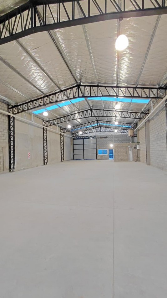 Galpon en alquiler en San Justo - 400 m² cubiertos