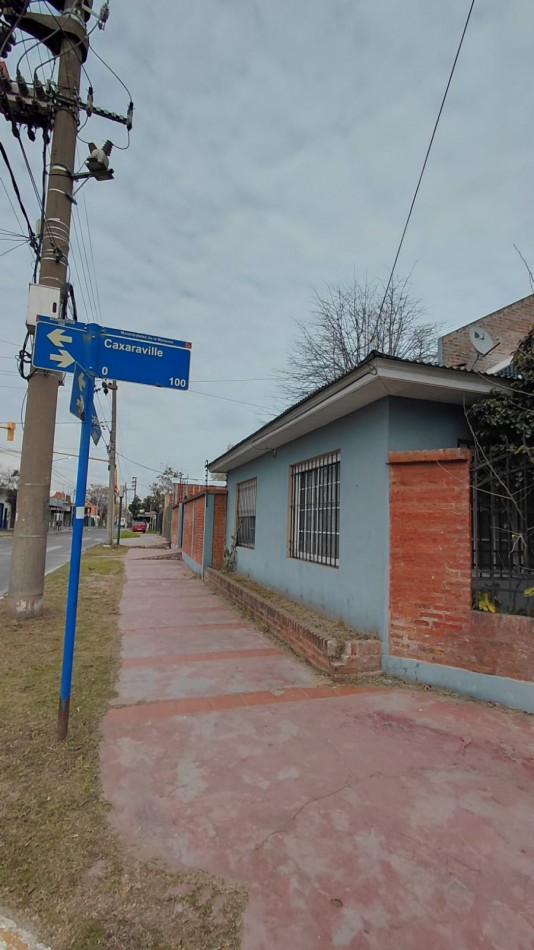 VENTA CASA 4 AMBIENTES EN GONZALEZ CATAN